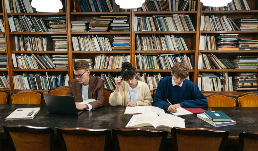 Teses e dissertações digitais: PDFs na pesquisa universitária 4 Teses e dissertações digitais: