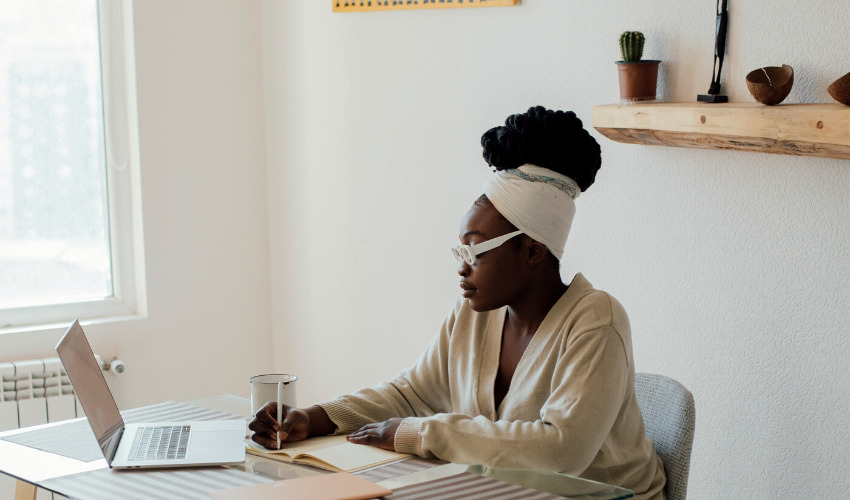 PDFs em programas de treinamento de funcionários remotos