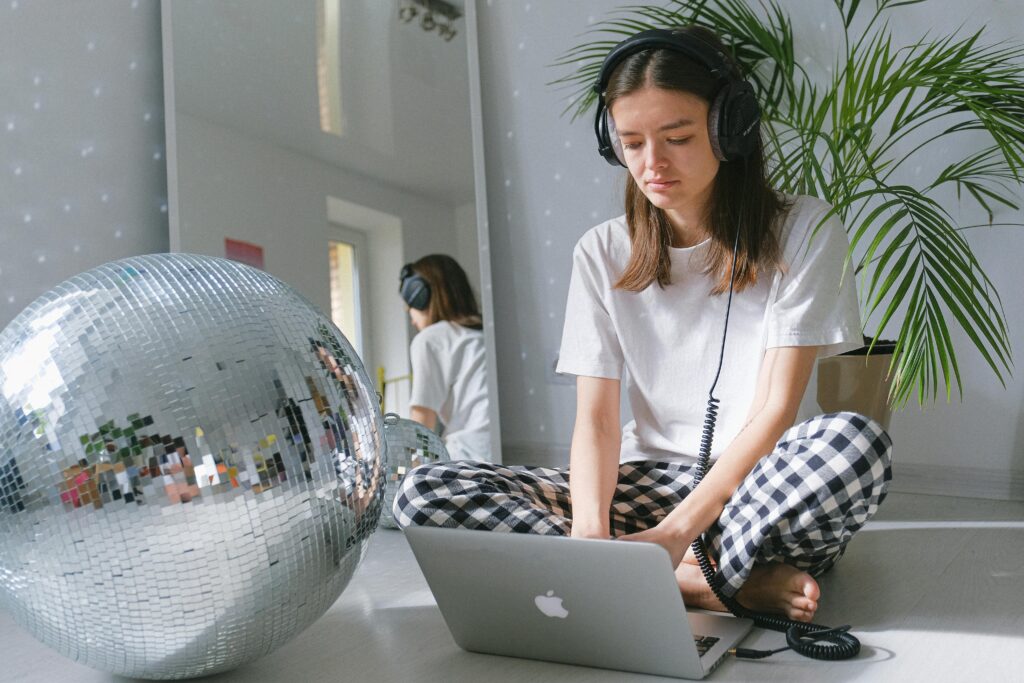 pexels shvetsa 3986952